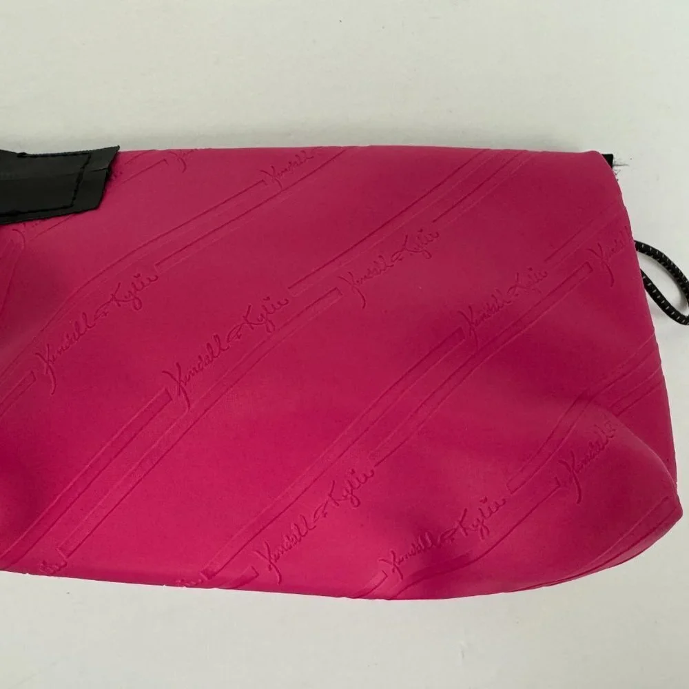 NWOT Kendall & Kylie Pink Cosmetic bag Beauty bag  Makeup Stylish Waterproof